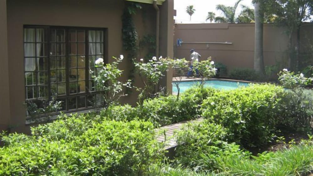 Palm Tree Manor 33/47