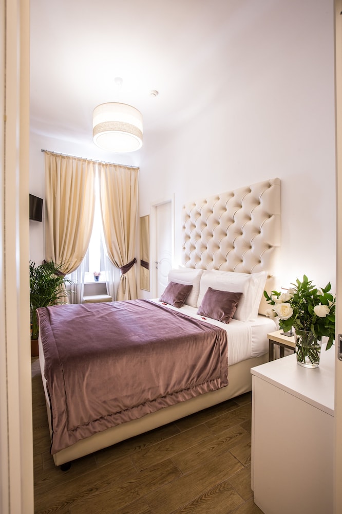 Chic Town Luxury Rooms 48/69