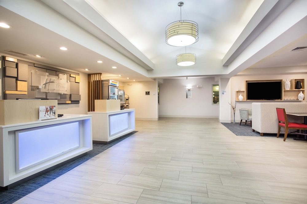 Holiday Inn Express Hotel And Suites Ft Collins 10/66