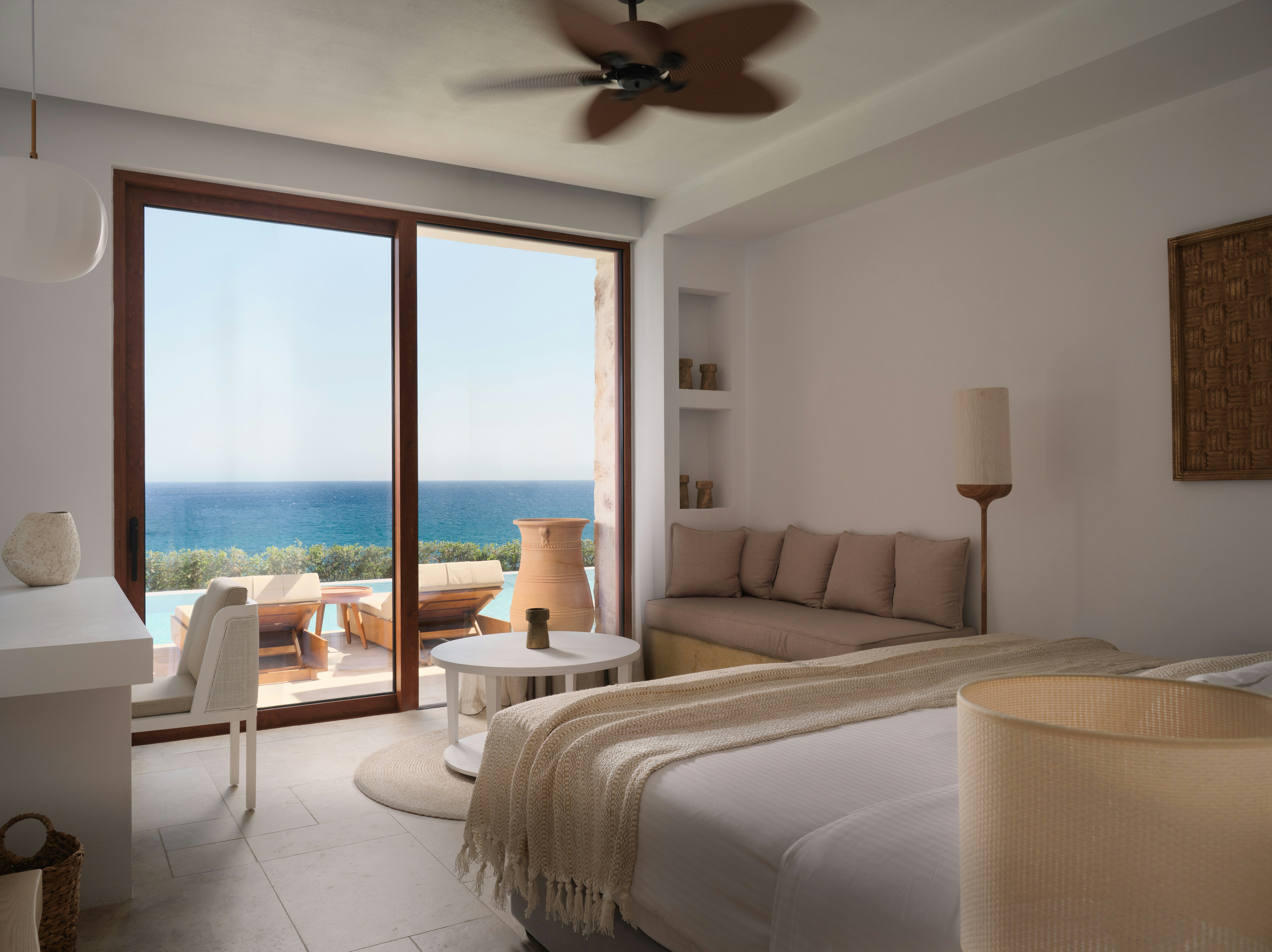 Private, 6 Bedrooms, Sea Front