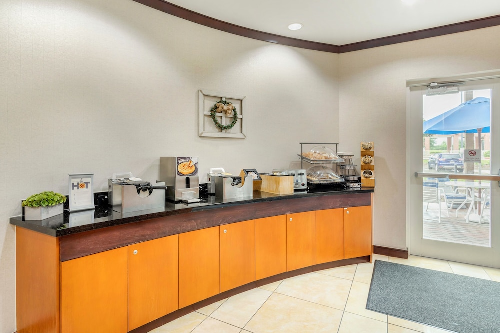 Lobby at Fairfield Inn & Suites by Marriott Houston Conroe/Woodlands, CONROE - TX