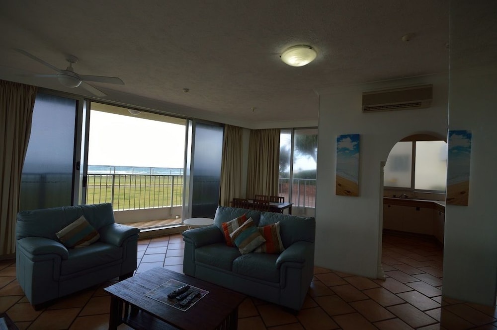 BEACHSIDE TOWER 20/64