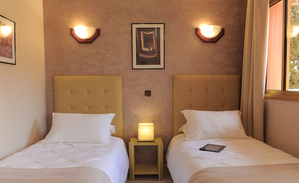 2 BEDROOMS, COMFORT, APARTMENT