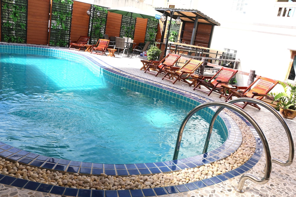Mali Namphu Hotel 39/41