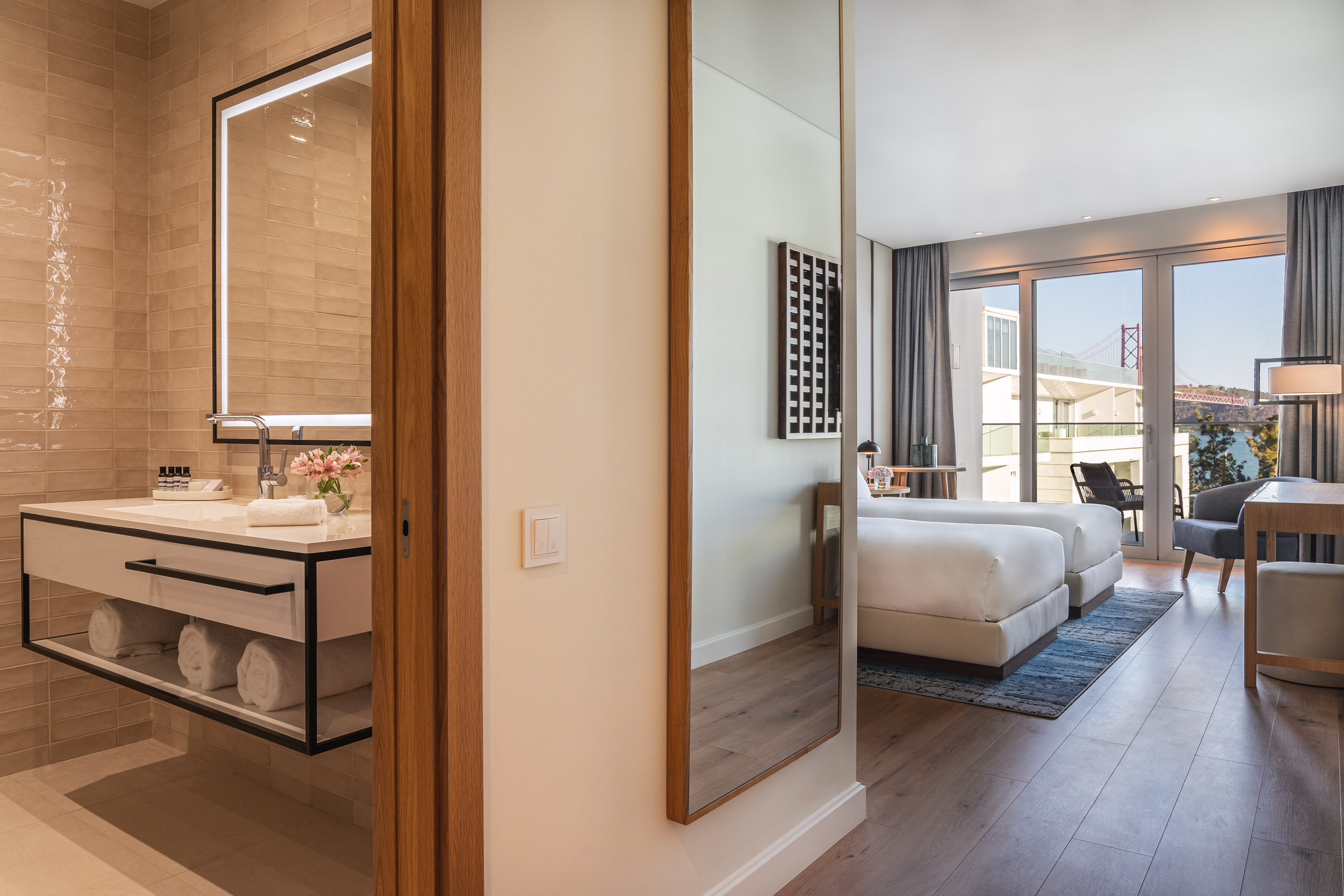 غرفة بسريرين منفصلين بإطلالة على النهر، Hyatt Regency Lisbon 7/8