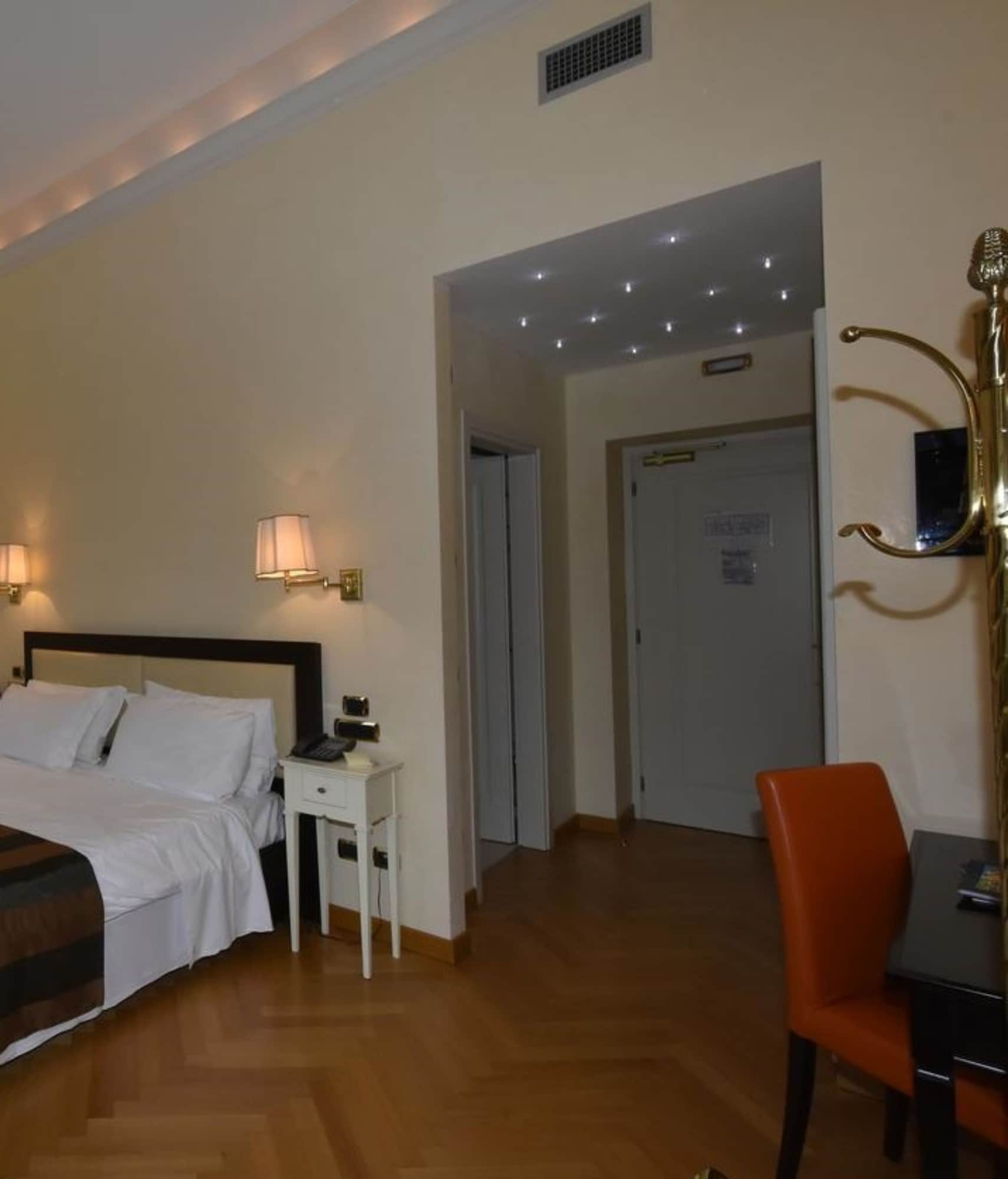 SPA, STANDARD, SINGLE, DOUBLE BED, JETTED TUB
