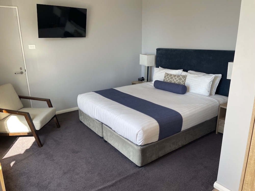 Deluxe, King Bed, Bay View, Balcony