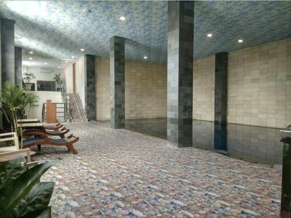 Pyramid Suites 35/54