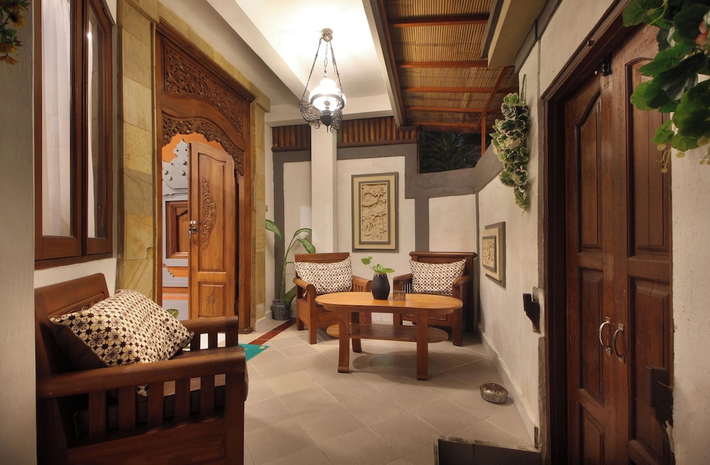 Hotel Jati And Home Stay 54/71