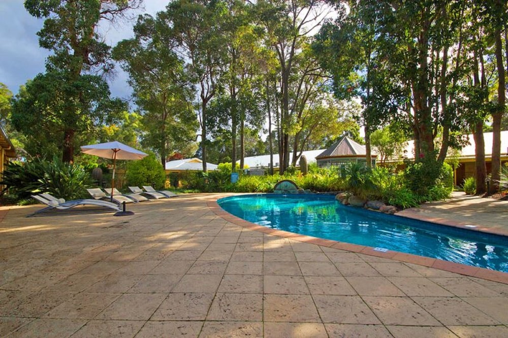 Grande Escape Resort 46/56