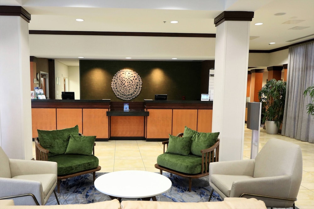Fairfield Inn Suites San Antonio Downtown Alamo Plaza 6/50