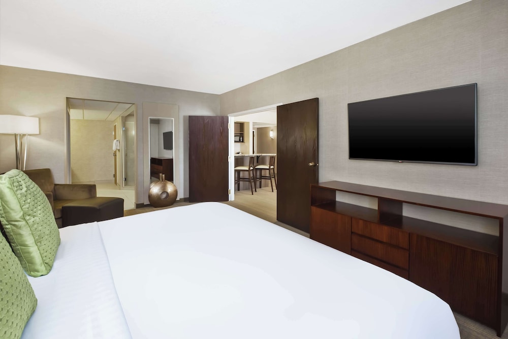 Suite, King Bed, Kitchenette