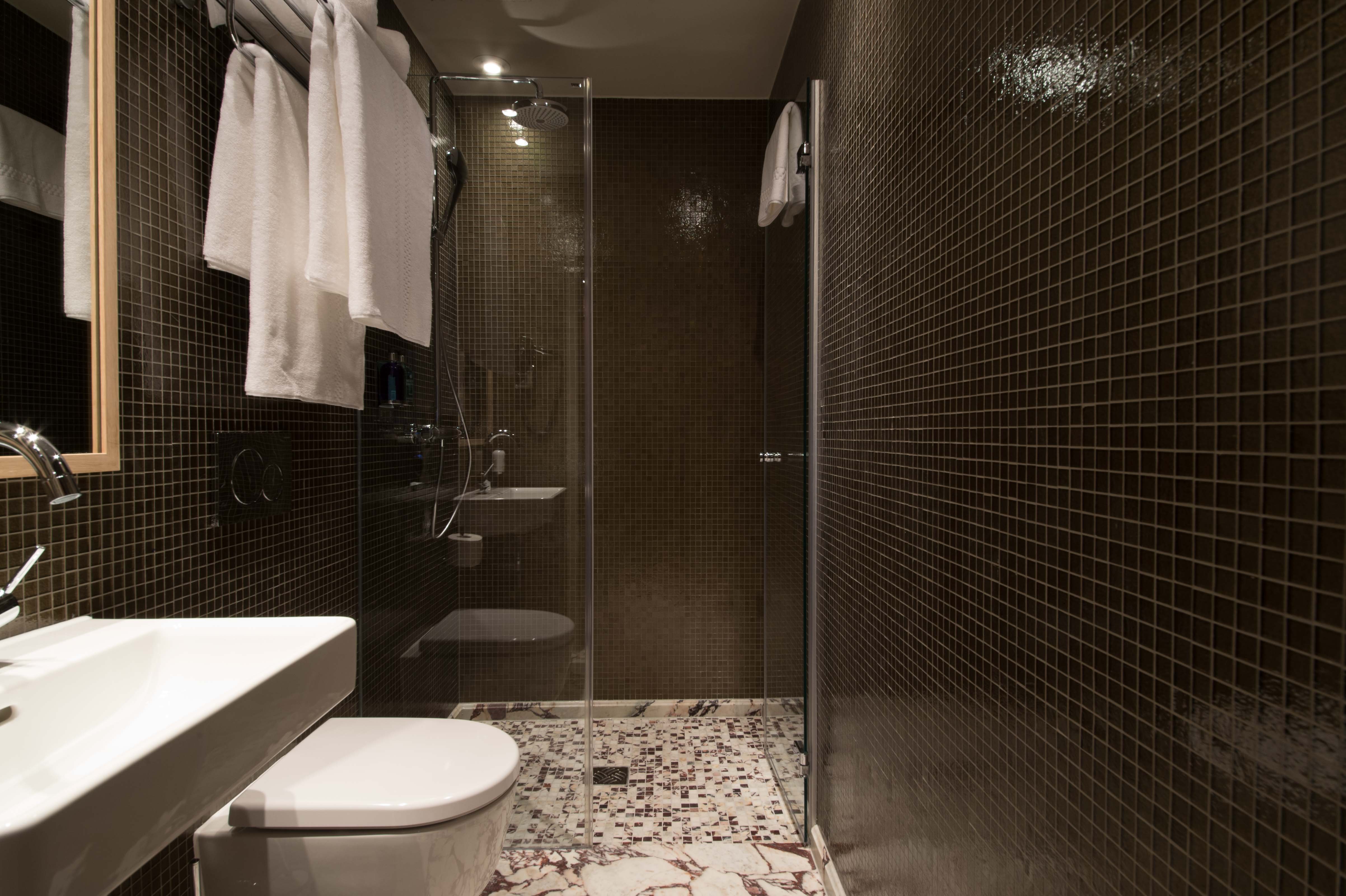 Mimi's Hotel Soho 62/63