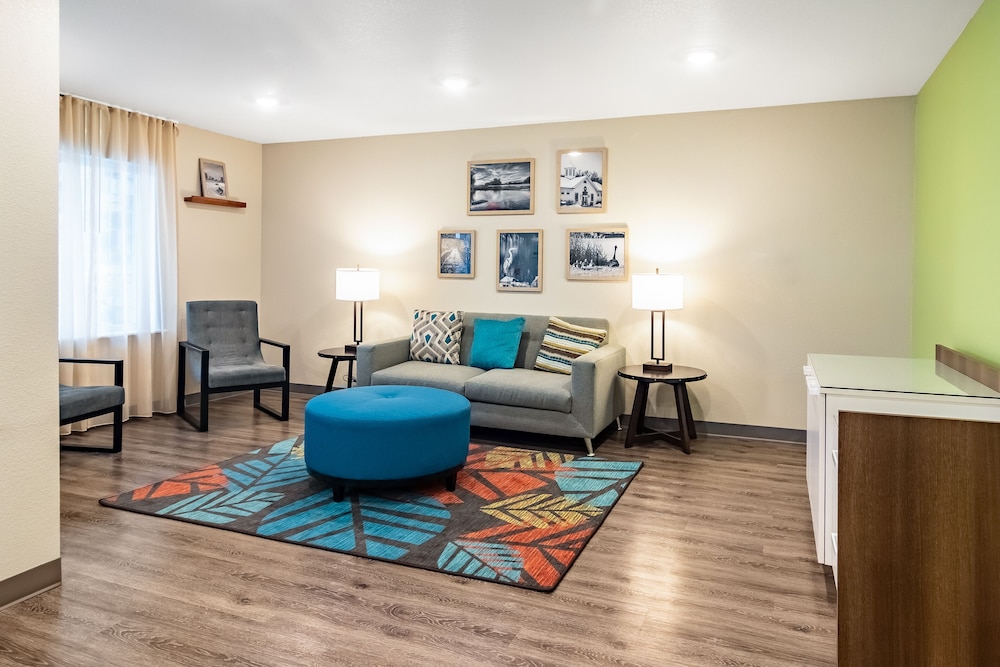 WoodSpring Suites Toledo Maumee 8/17