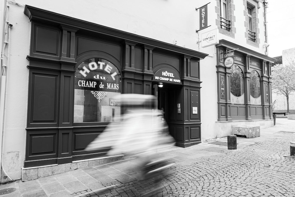 Hotel Du Champ de Mars 43/50