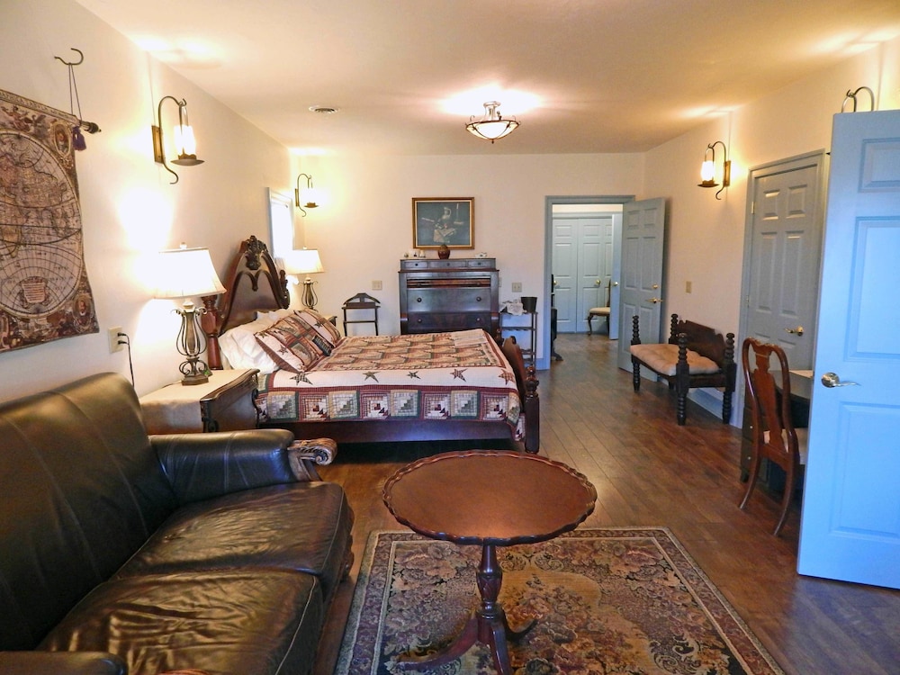 Battlefield Bed &amp; Breakfast Inn 55/76