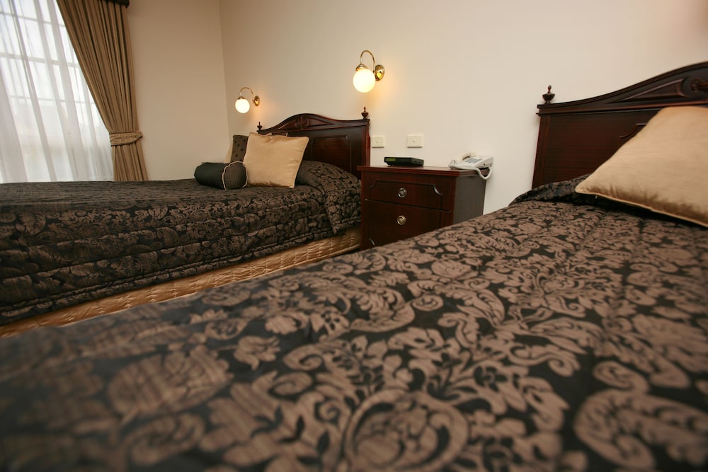 AUSTRALIAN HERITAGE MOTOR INN 19/33