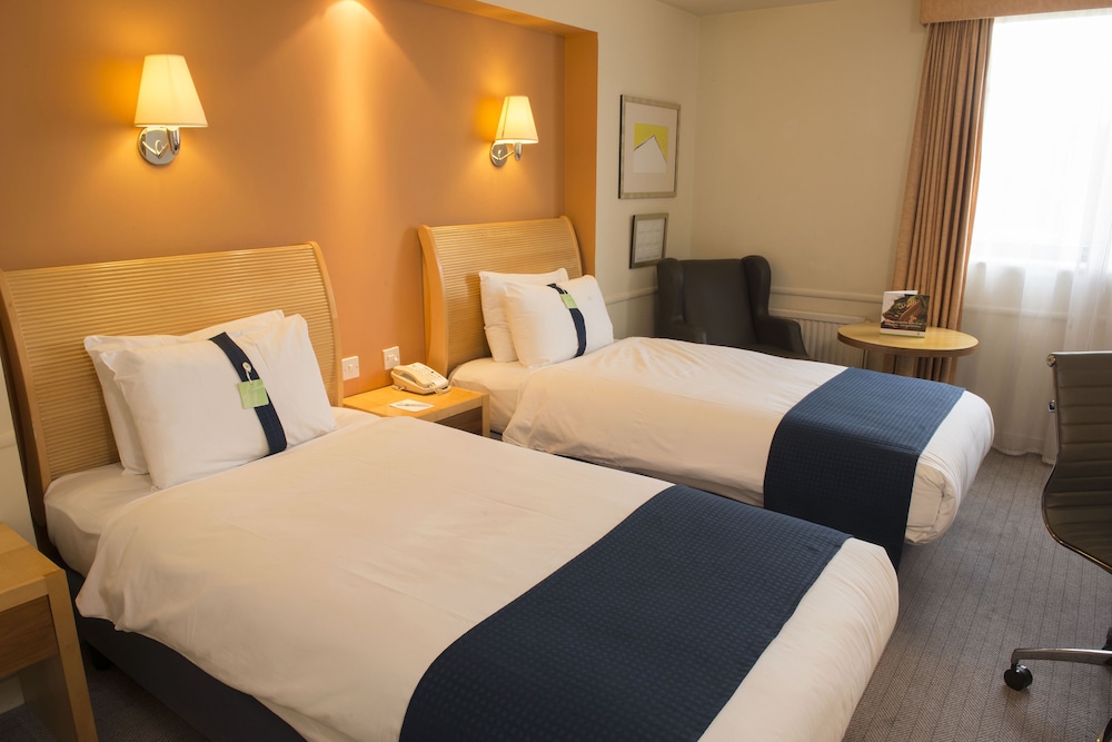 HOLIDAY INN BRENTWOOD M25, JCT 28 24/74