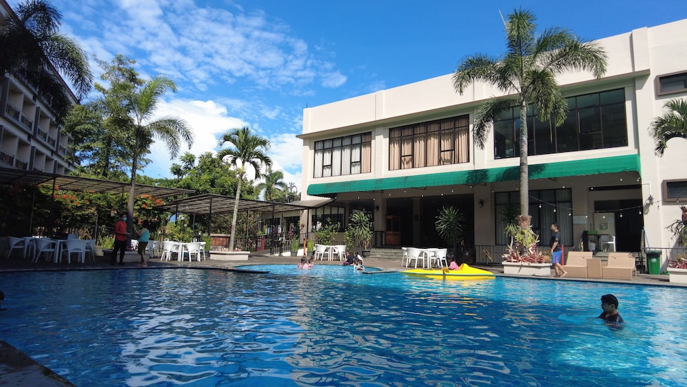 The Green Peak, ARTOTEL Curated in Megamendung
