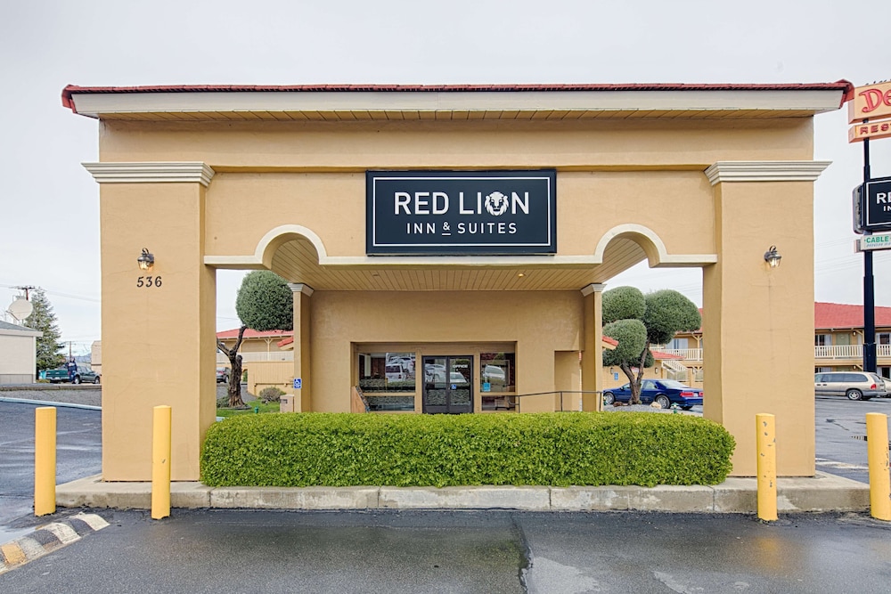 GuestPlace Inn & Suites 1/17