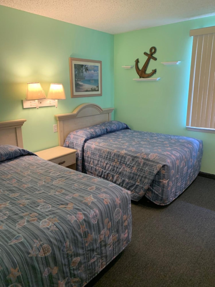 Roman Holiday Motel 11/43
