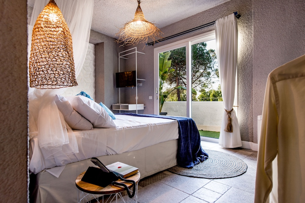 CAPO BLU BOUTIQUE HOTEL 46/62