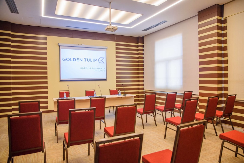 Golden Tulip Le Diplomate Cotonou 68/72