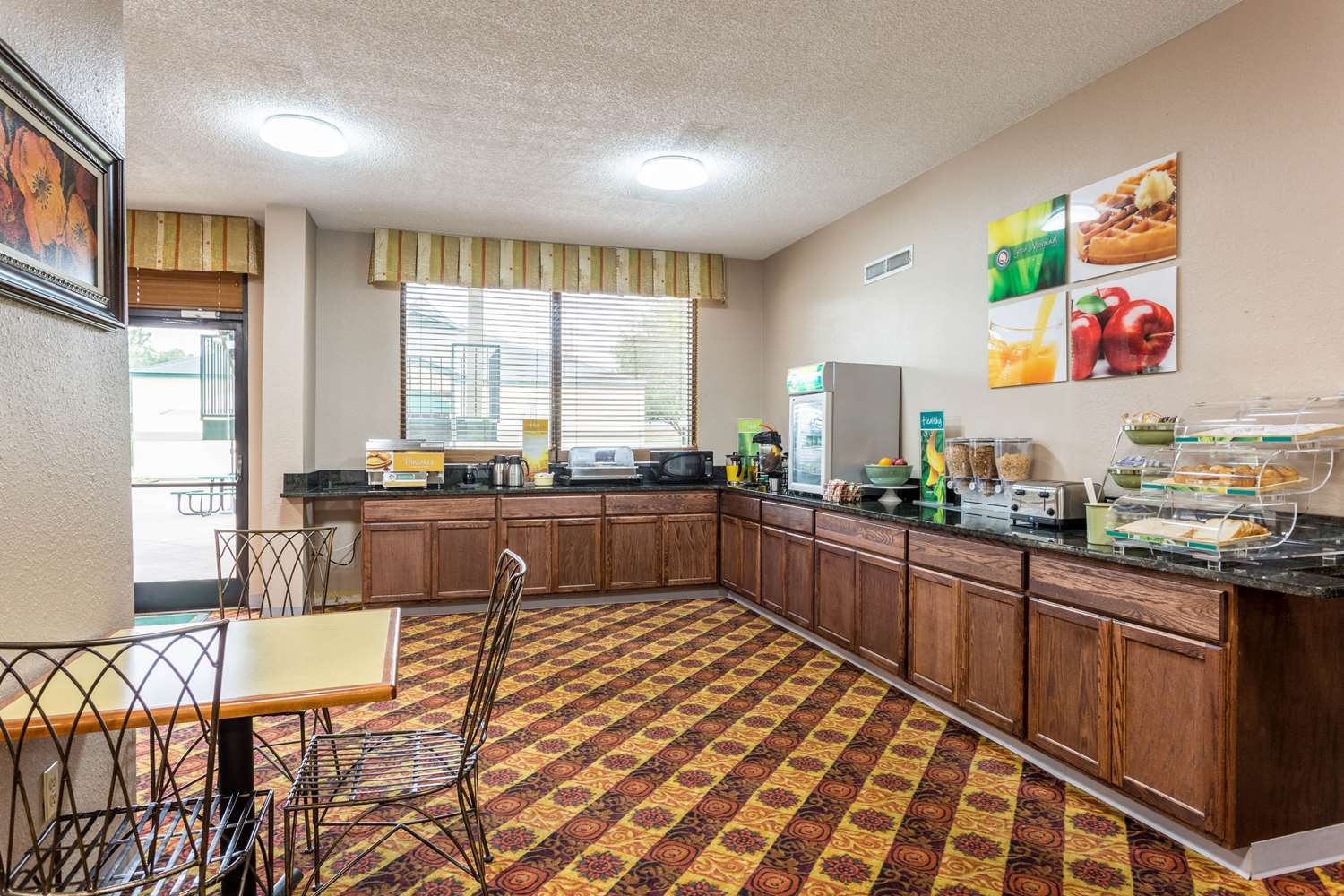 Quality Inn Heber Springs, AR 12/30