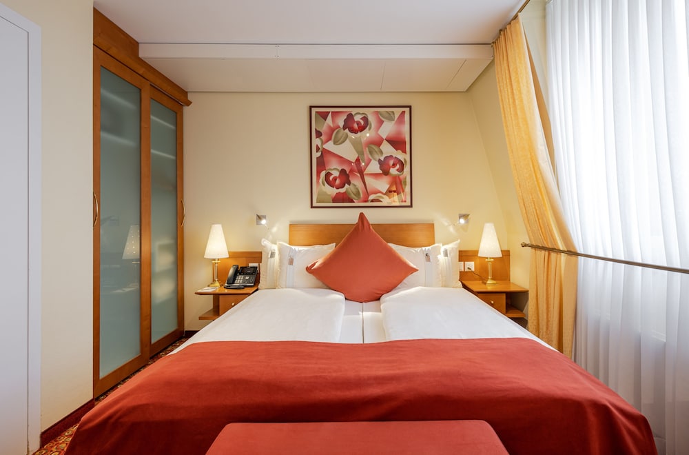 Gaia Hotel 21/75