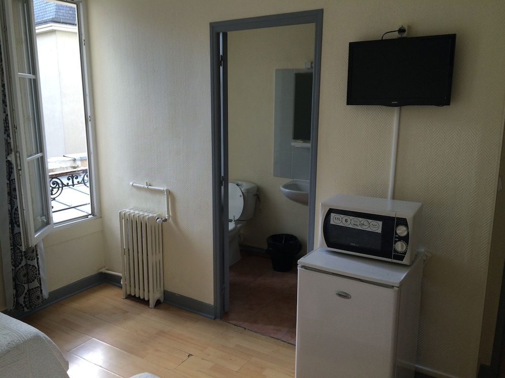 Au Royal Mad Hotel 25/36