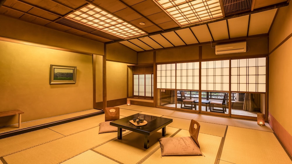 JAPANESE, STANDARD, TATAMI