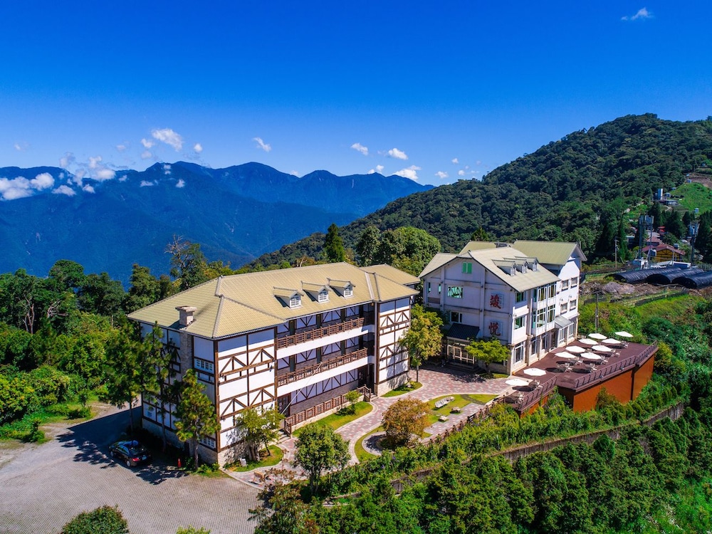 Jun Yue Hanging Garden Resort 6/29
