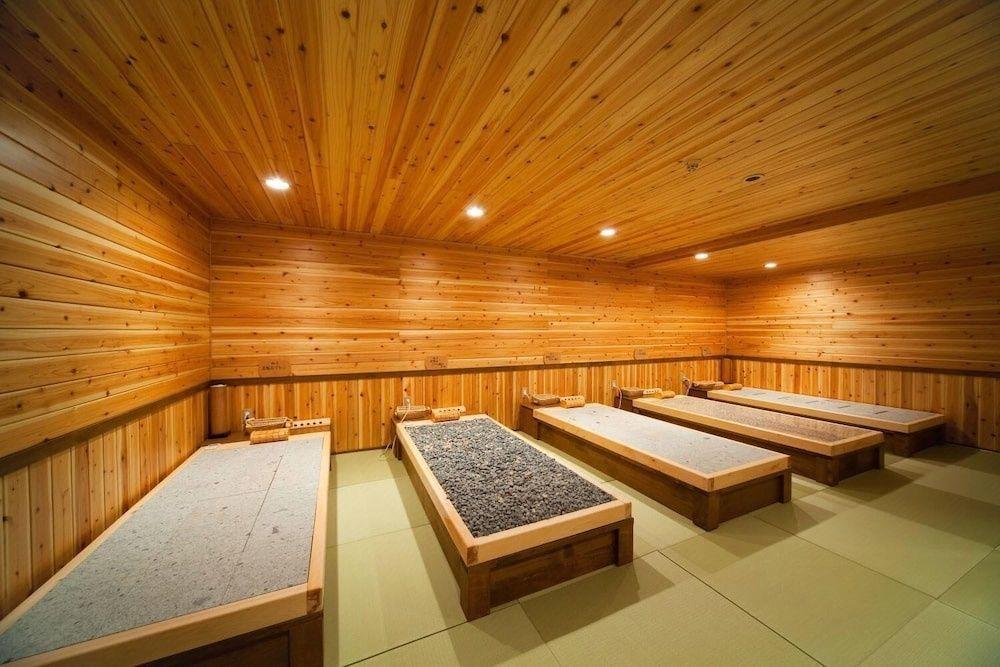 Takami Hotel 7/38