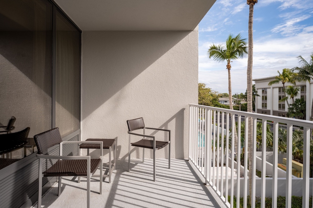 Courtyard By Marriott Naples 26/50