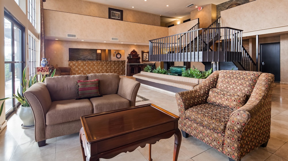 Alexandria Inn and Suites and Conference Center 16/32