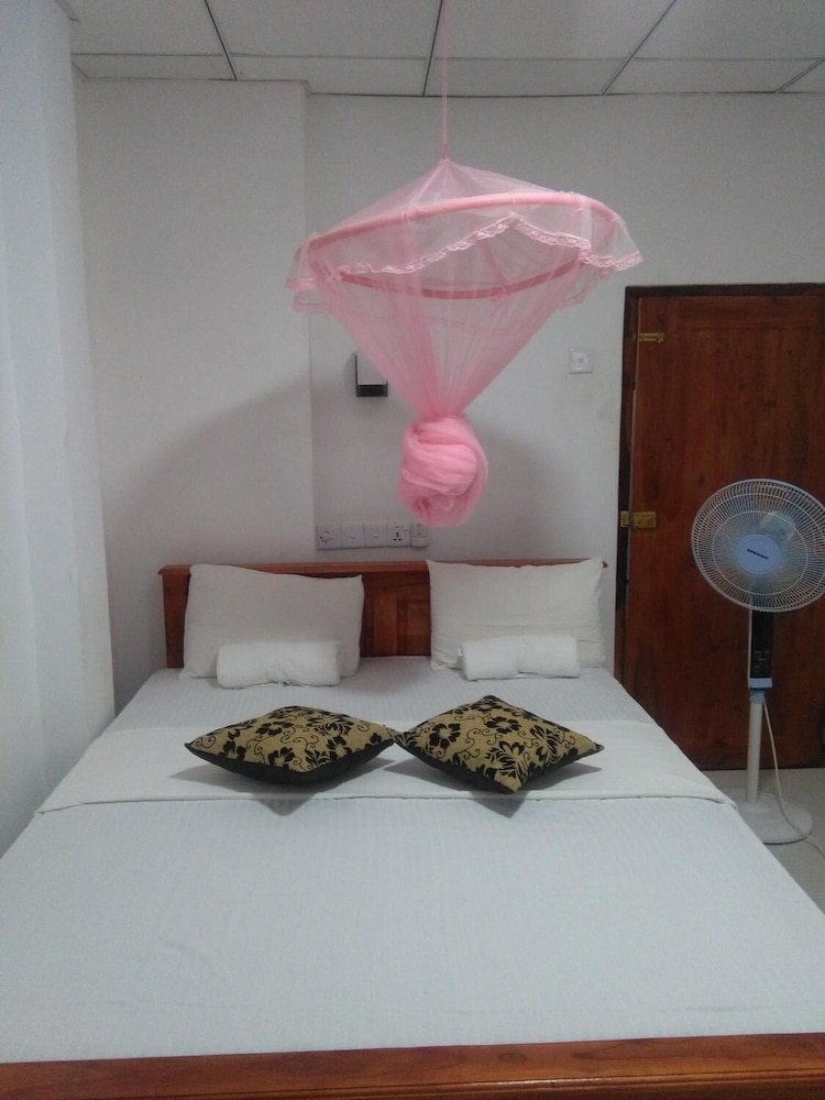 Hotel Camorich 16/36