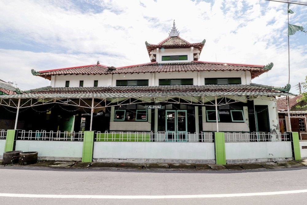 Bahagia Sederhana Home Stay - Hostel by ZUZU 1/50