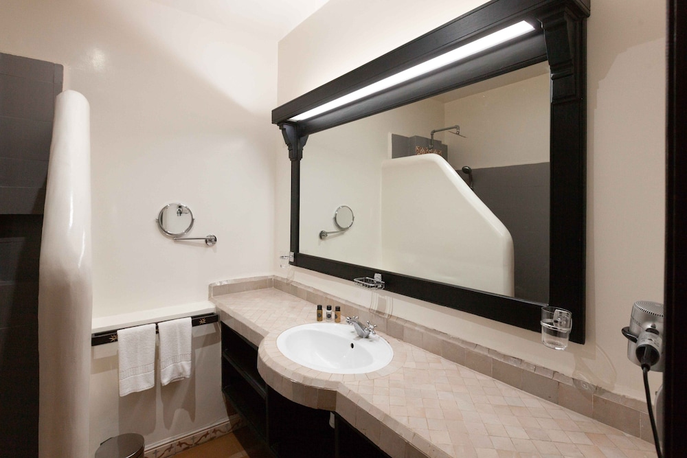 Borjs Hotel Suites and Spa 29/31