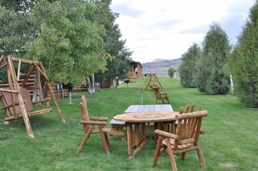 Bryce Country Cabins 65/70