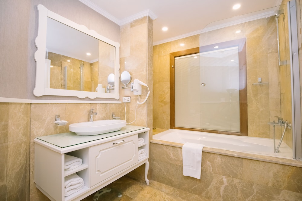 Burgaz Izer Hotel 40/42