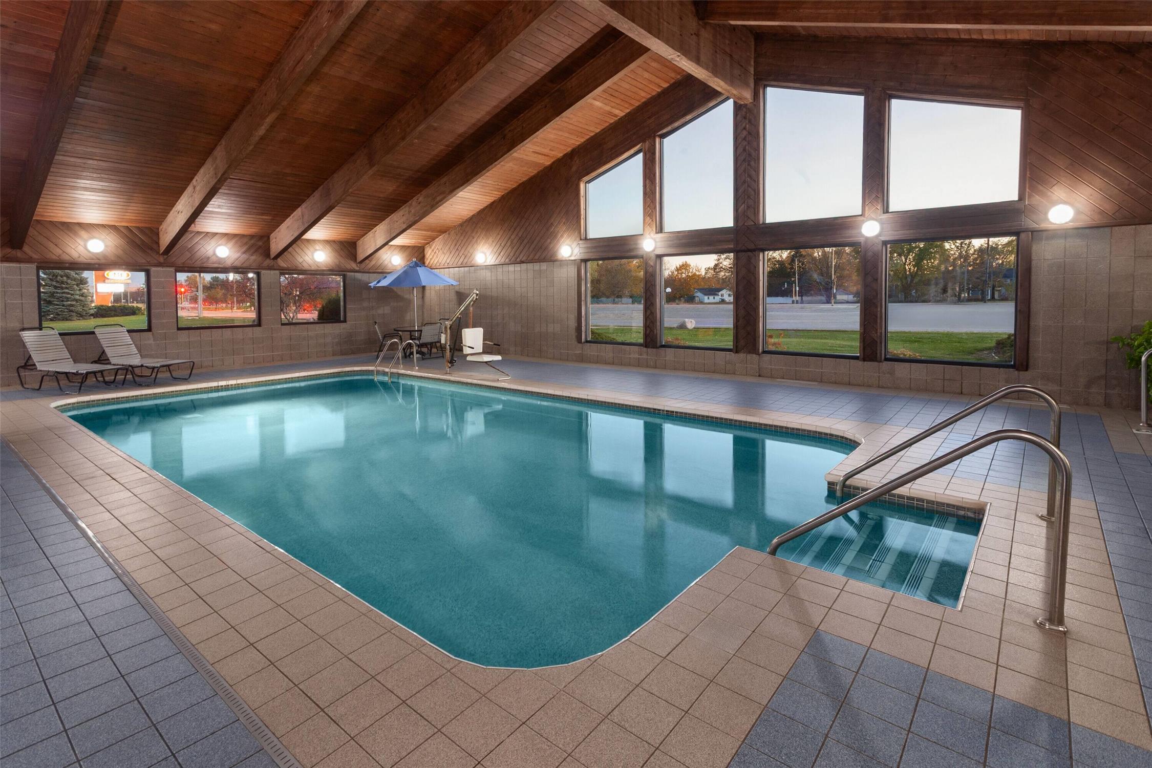AmericInn by Wyndham Green Bay West 23/42