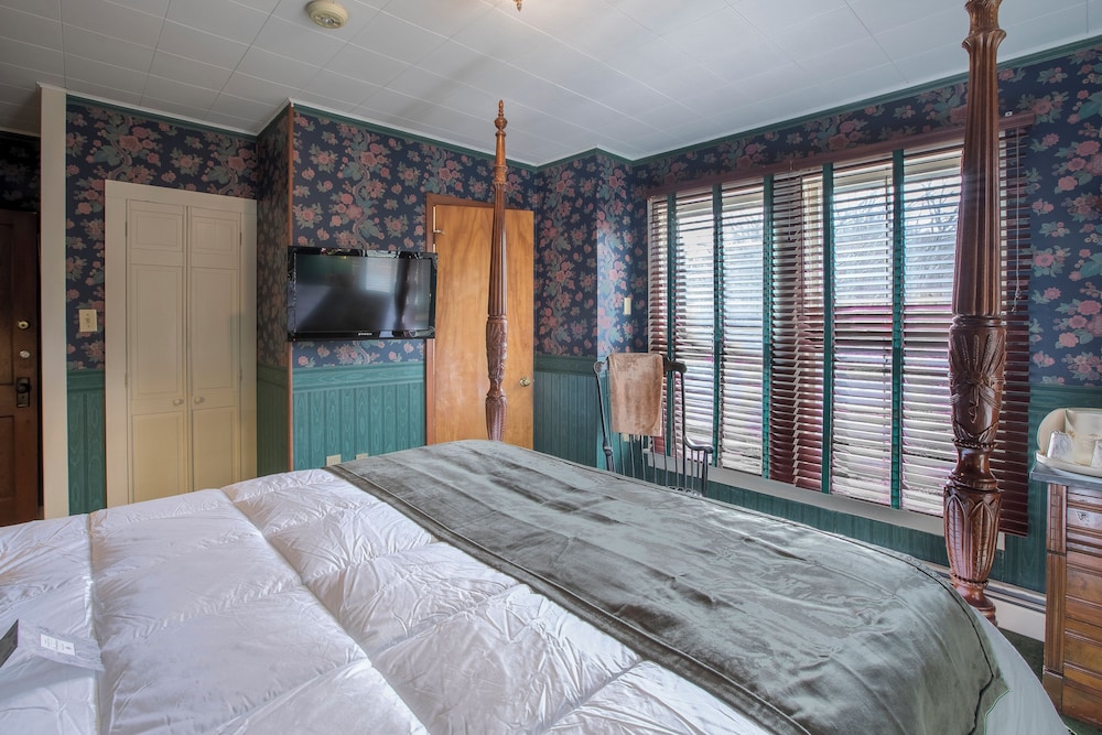 Stroudsmoor Country Inn 23/67
