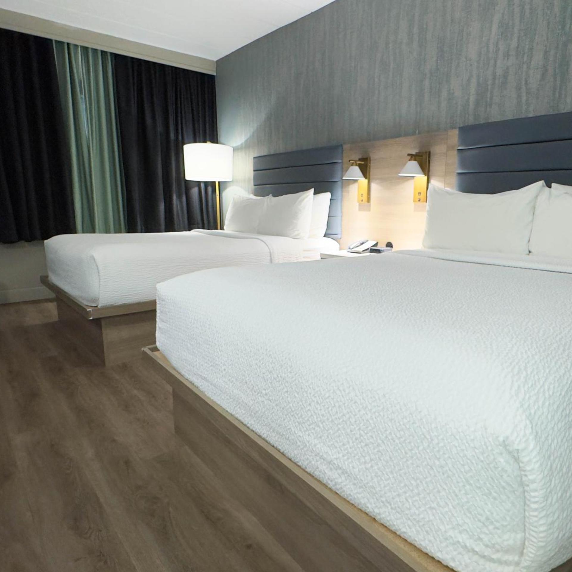Room, 2 Queen Beds, Pet Friendly, Radisson Hotel Montreal Airport 5/7