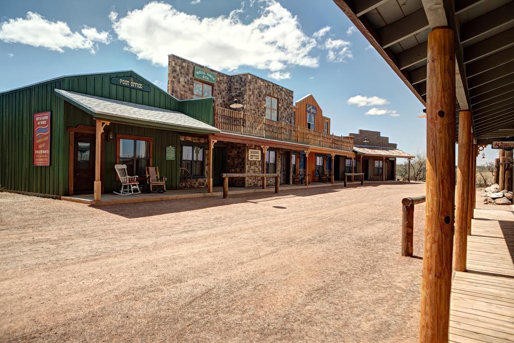 Tombstone Monument Ranch 29/35