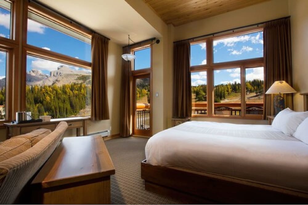 Sunshine Mountain Lodge - Superior Room 18/61
