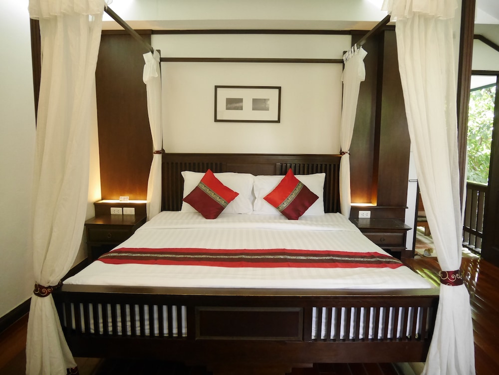 DELUXE, TWIN BEDS