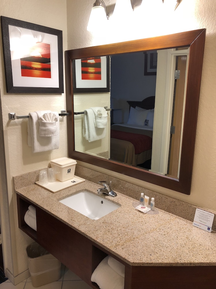 Comfort Inn Kissimmee Lake Buena Vista South 25/31