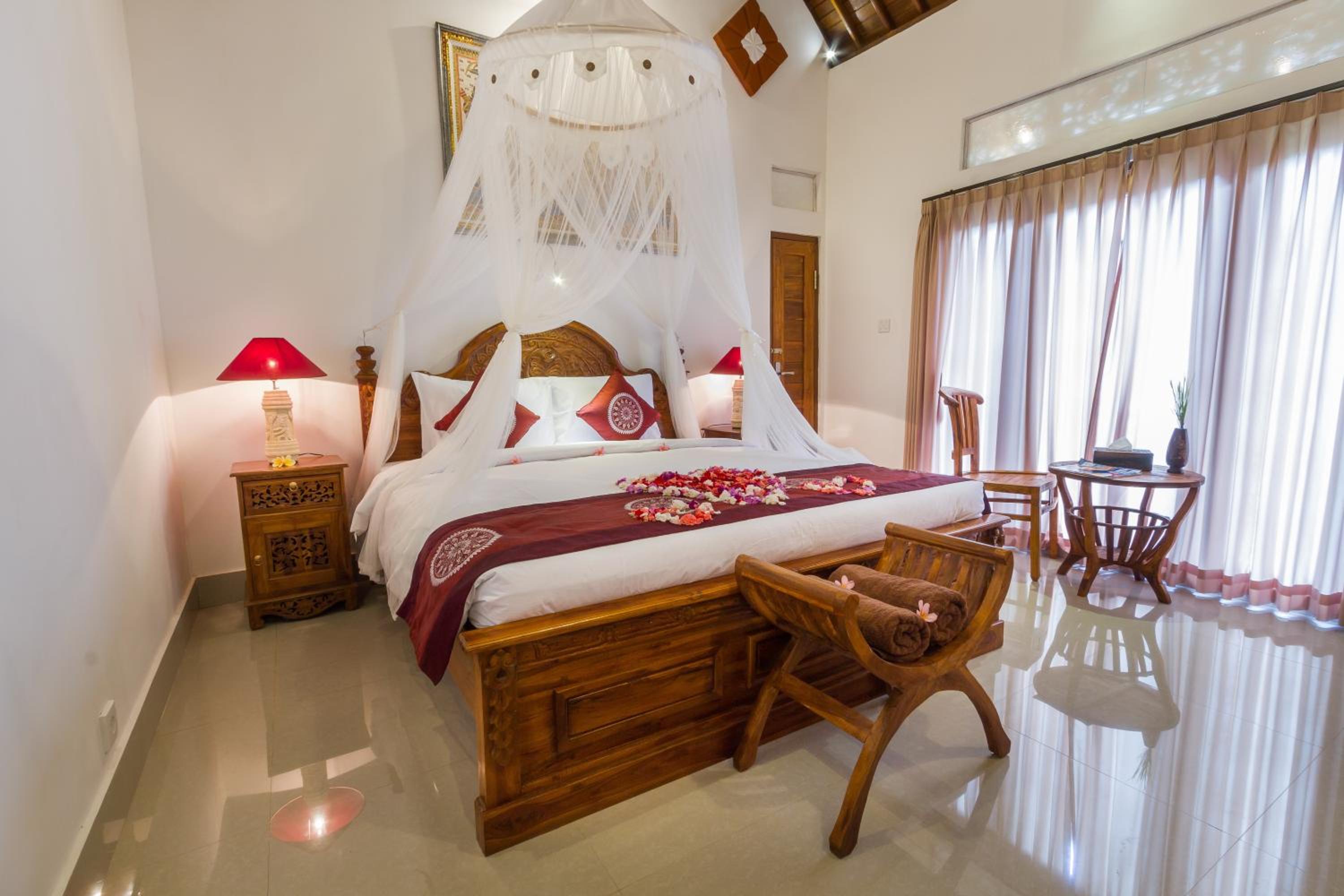 2 Bedrooms, Family, Villa