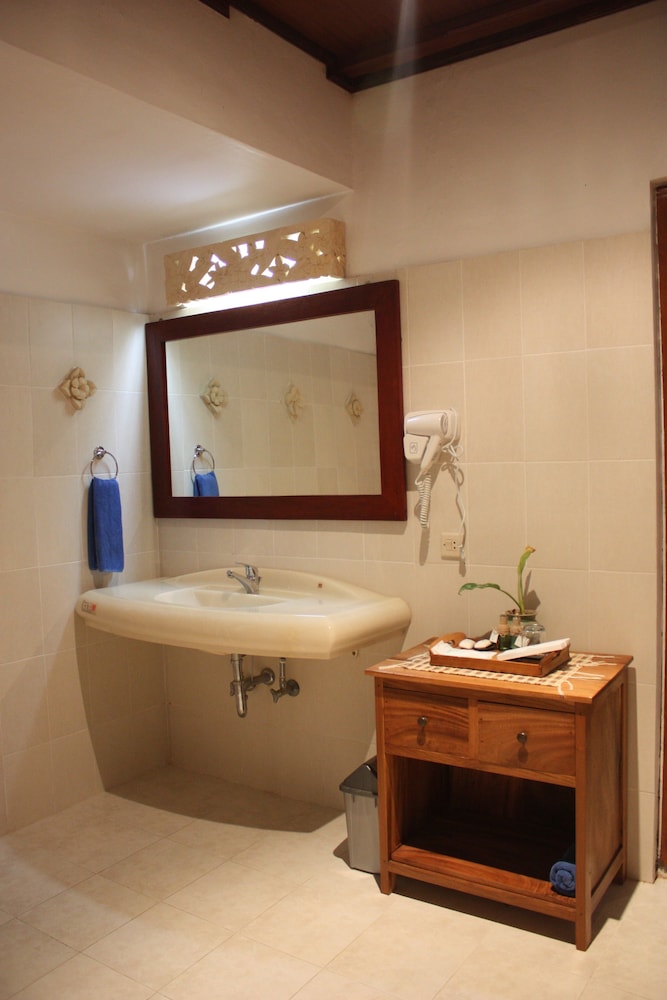 BUMI AYU BUNGALOWS 14/66