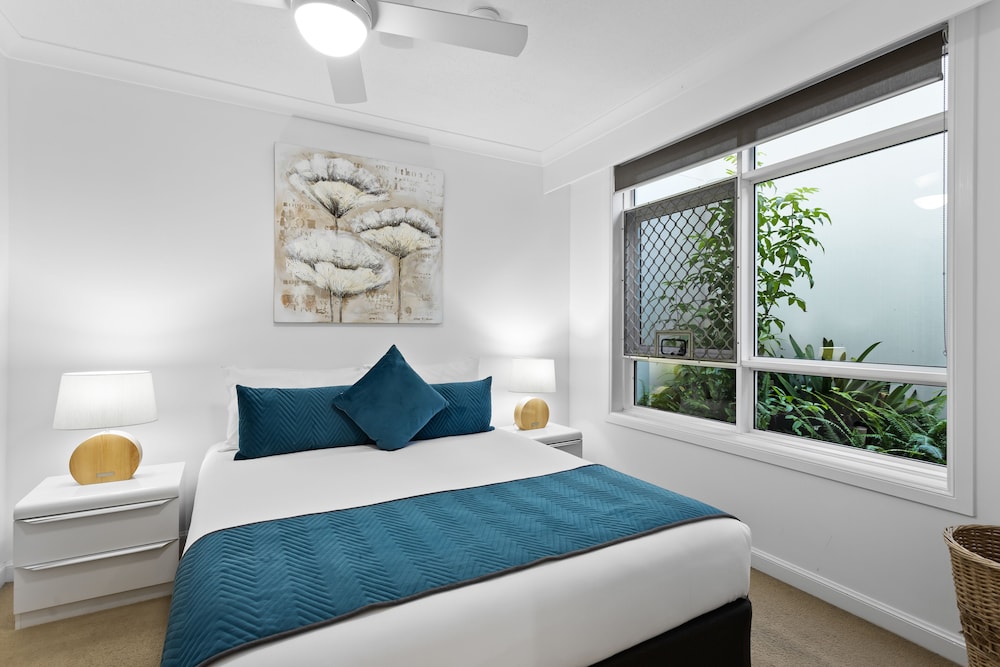 ULTIQA Burleigh Mediterranean Resort 19/65